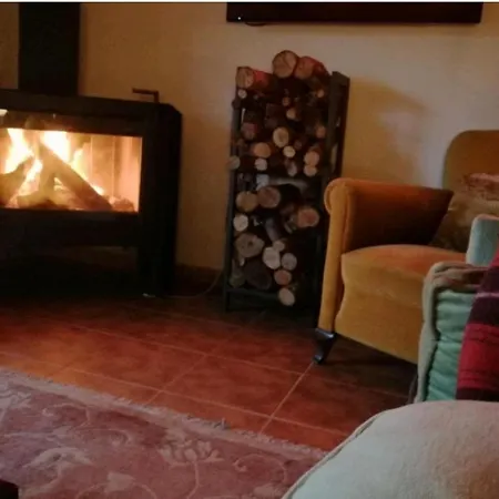 Casa De Piedra En Pequena Aldea De Ortigueira * Neves (Ortigueira, A Coruna)