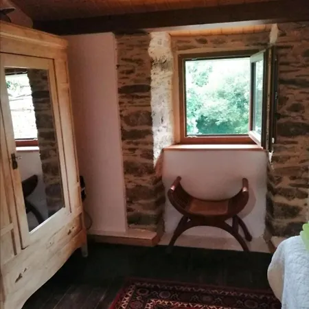 Holiday home Casa De Piedra En Pequena Aldea De Ortigueira