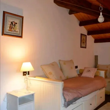 Holiday home Casa De Piedra En Pequena Aldea De Ortigueira